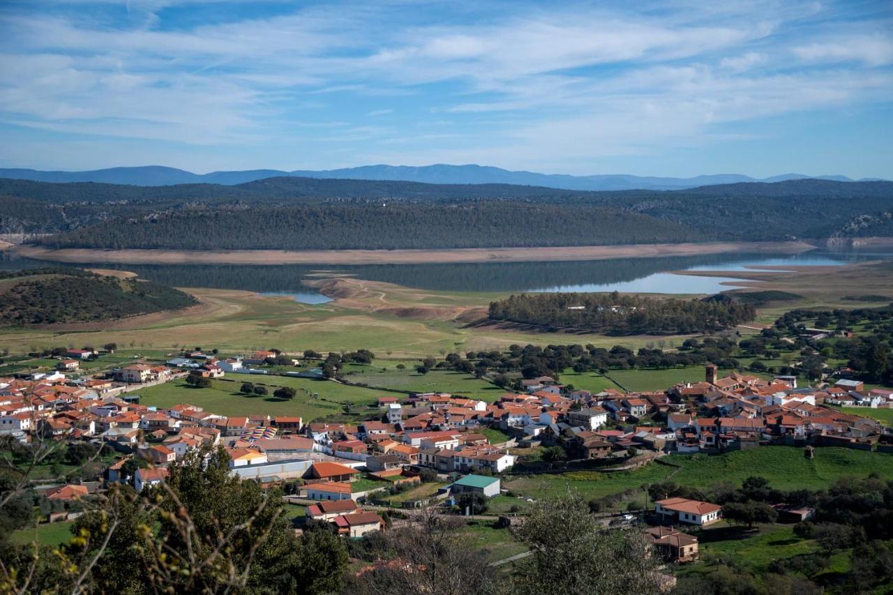 Apartamentos Rurales Helechosa, Las Tres Penas ภายนอก รูปภาพ