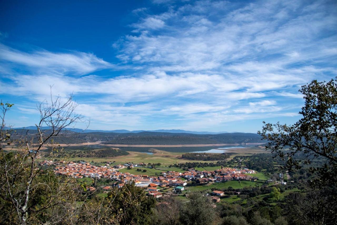 Apartamentos Rurales Helechosa, Las Tres Penas ภายนอก รูปภาพ